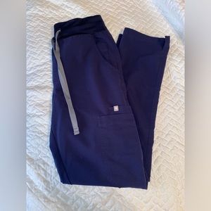 ✨ FIGS XS Navy scrub bottoms✨